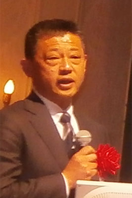 基調講演する京丸園の鈴木代表取締役
