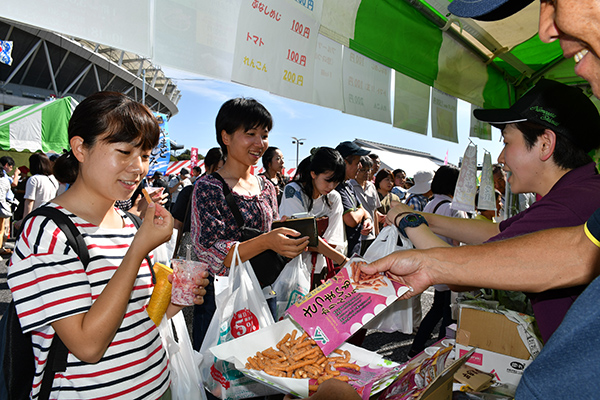 国体会場で「さつまいもかりんとう」販売　ＪＡなめがたしおさい