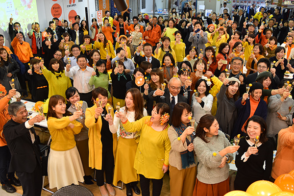 消費者と一緒に祝う「きんかんヌーヴォー」