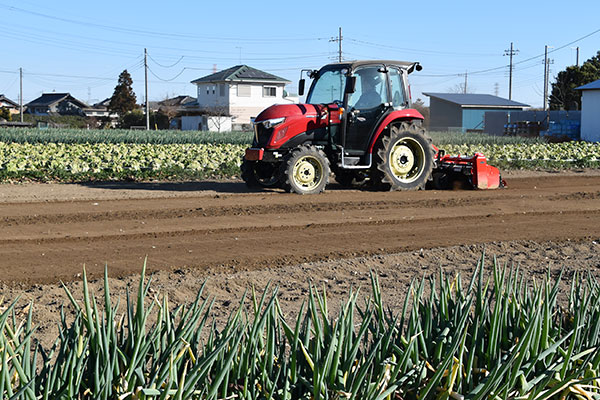 57馬力の威力発揮する共同購入のトラクター