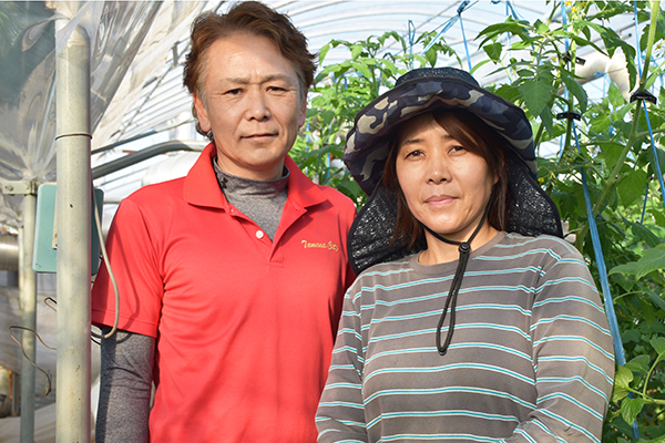 妻の典子さんとともに