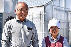 高橋日出夫さんと「地域すべてがいとおしい」と妻の民さん