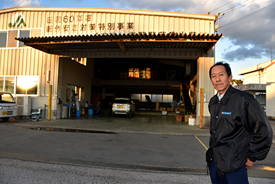 赤野支部園芸部の小松和幸運営委員長