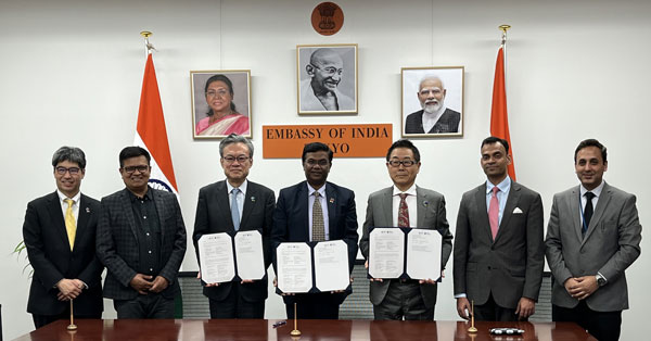 駐日インド共和国大使館で行われた調印式