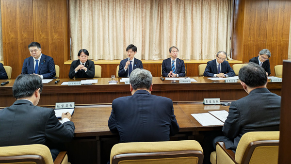 食を日本の稼ぎ日本の農林水産行政の戦略本部