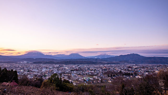 周囲を美しい山々に囲まれ自然豊かな中野市