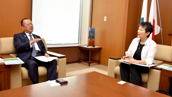 ＪＡ全農・菅野幸雄会長（左）と姉歯暁・駒澤大学教授