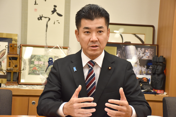 立憲民主党　泉代表１.png