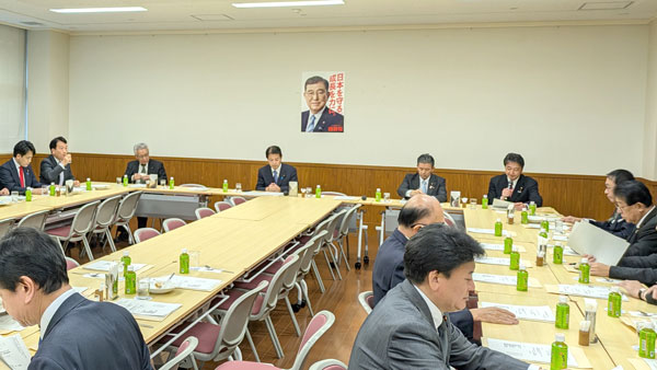 12月13日の自民党の会合
