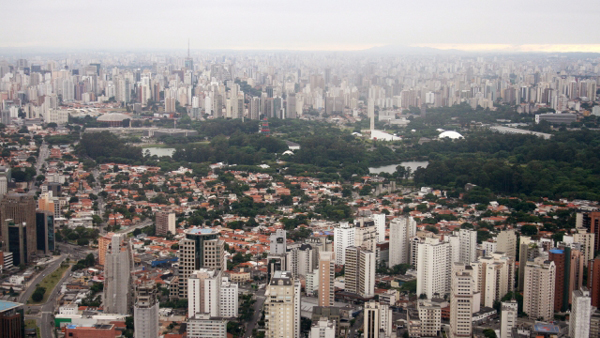 ブラジルで初の鳥インフルで緊急事態宣言　家きんで確認なら輸入制限も