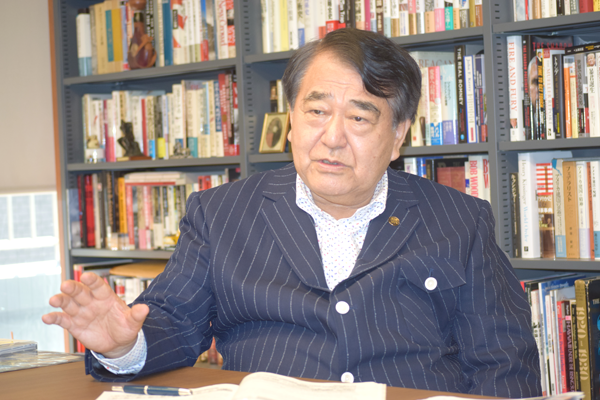 日本総合研究所会長　寺島実郎氏