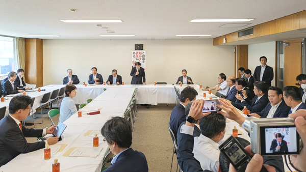 8月20日の自民党の合同会議