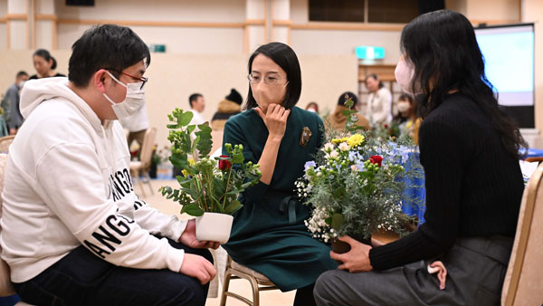 花セラピーで企業研修。会社内での共感を育て、安心して挑戦できる組織作りを花の力で実現