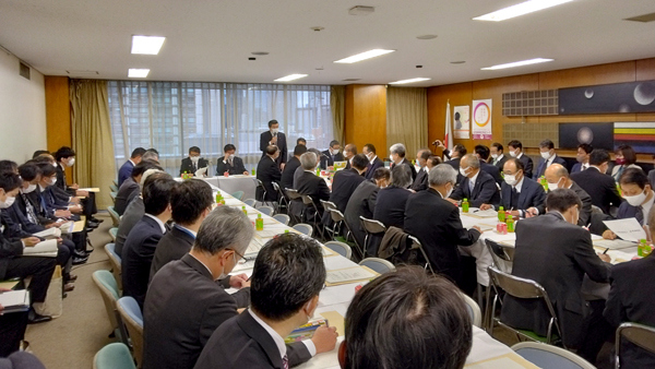 １日に開かれた自民党の畜産・酪農対策委員会