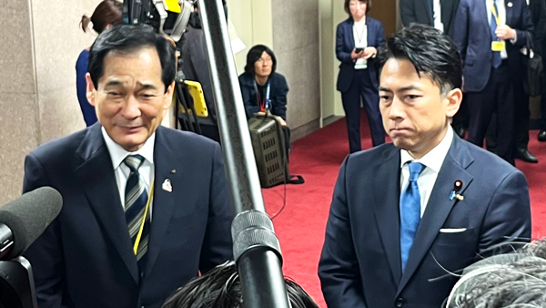 山野会長（左）と小泉農相