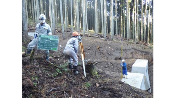 治山工事現場での施工確認