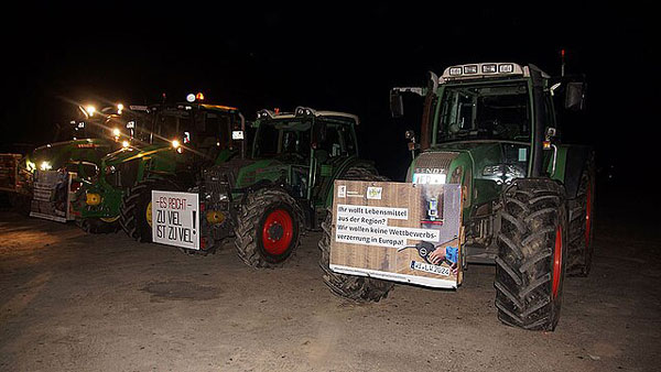 欧州で農政の不信感から農民のトラクターデモが。ドイツ・ヴィースバーデンの農民抗議活動（2024年1月）