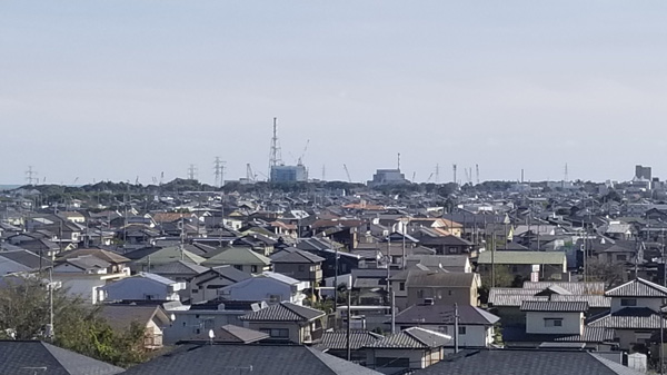 東海村役場5階から見える東海第二原発