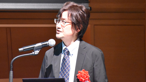 文教大学健康栄養学部の笠岡誠一教授