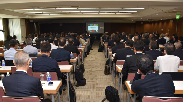 創立70周年記念講演会のようす