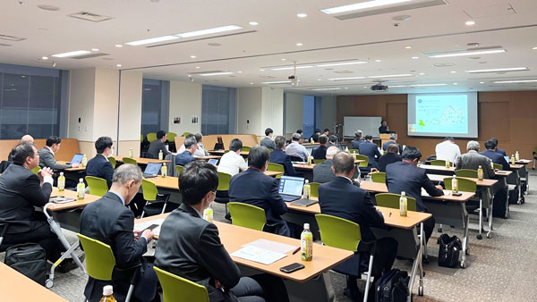 有識者が実践農家に具体的事例などを交え講演会を実施