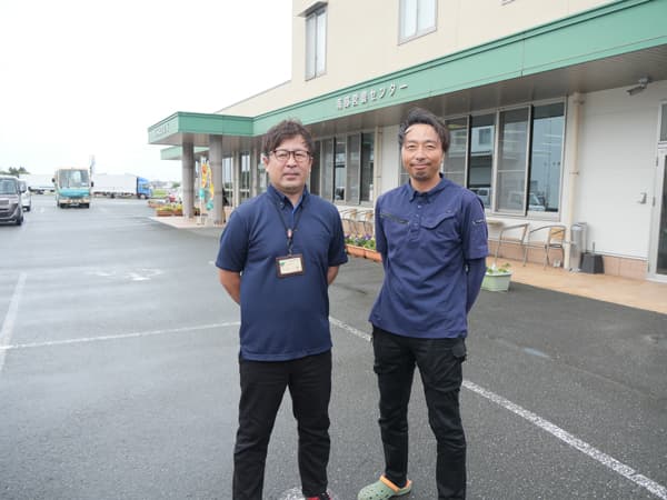 ＪＡやつしろ 営農部の営農指導係 上田 誠さん(左) と米山由紀夫さん（右）