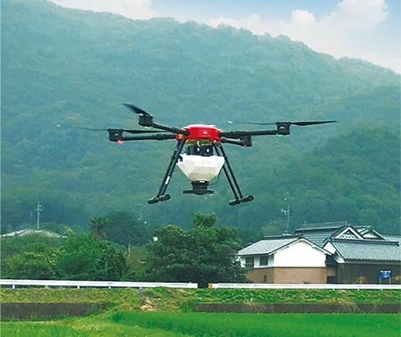 農薬散布ドローン「FLIGHTS-AG」の粒剤散布装置を発売　