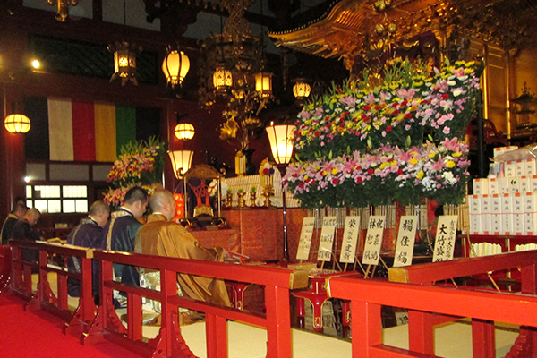 浅草寺で行われた虫供養