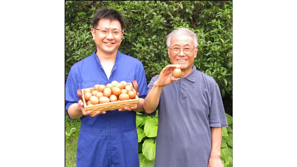 花兄園の大須賀裕さん（左）と大須賀木さん