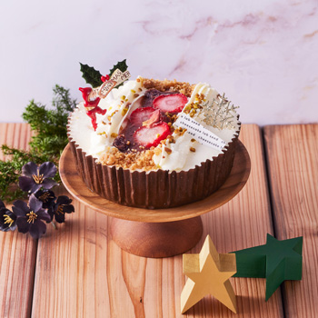 食品添加物に頼らなエシカル苺のホワイトクリスマスチーズケーキ