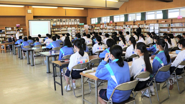 高崎市の中学校で「SDGs特別授業」カードゲームで持続可能性学ぶ　パルシステム群馬