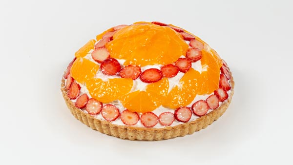 春を感じるフルーツタルト「いちごとデコポンのズコット」期間限定販売　青木フルーツ