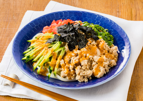 メニュー例：旨辛まぜうどん（「旨辛ラー油」使用）