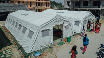 生協グループと日本ユニセフ協会　金沢大学に緊急支援用テントを寄贈_01s.jpg