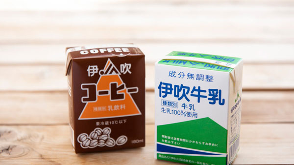 地元産「伊吹牛乳」「伊吹コーヒー牛乳」を特割価格で販売