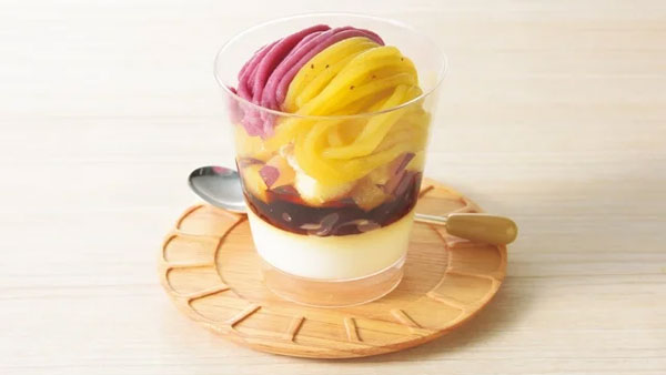 おいも日和監修　ふたいろお芋のモンブランパフェ