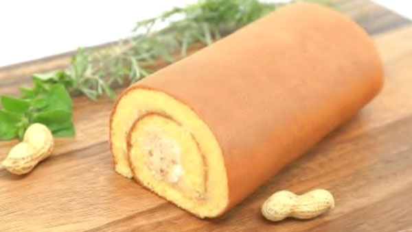 牛久市「ピーナッツロール」