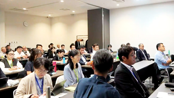 総勢226人が参加し真剣な議論が交わされた