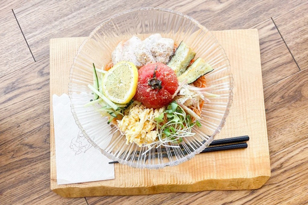 飛騨の夏野菜を用いた、涼しげな夏にぴったりのメニューが続々と