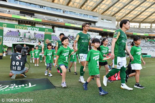 組合員の子どもがエスコートキッズとして参加