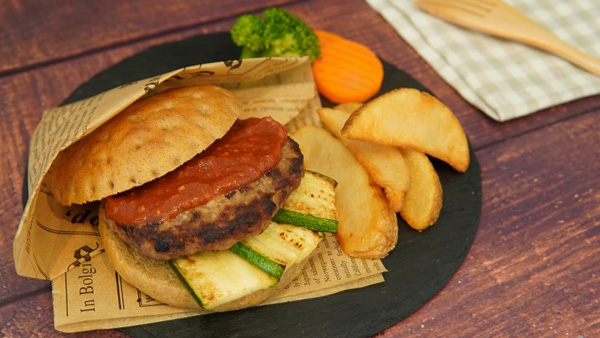 食用コオロギを使った機内食