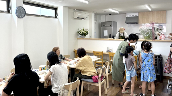 生活クラブ愛知の施設「ひだまり館」内にオープンした「cafeつむぎのおか」