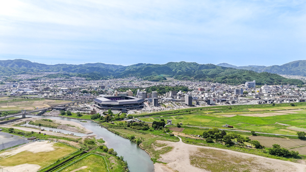 空から見た亀岡市