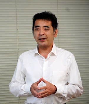 豊富な経験を踏まえ論理を伝える平さん