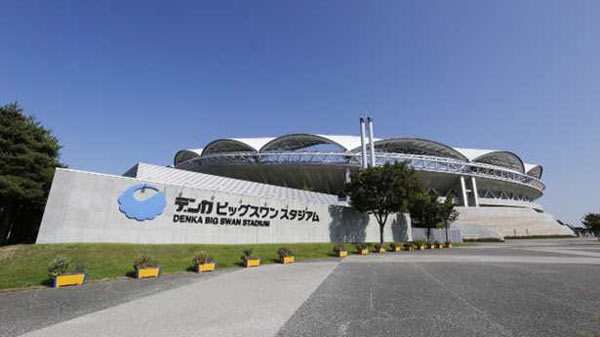 新潟市の「デンカビッグスワンスタジアム」