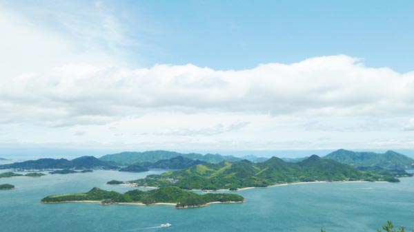 瀬戸内海に浮かぶ佐木島