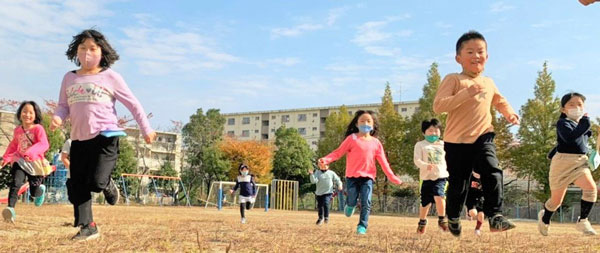 地域みんなで子どもの成長を応援する社会へ「Co. 育ち（こそだち）」創刊　ワーカーズコープ