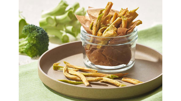 ここも食べられるチップス　ブロッコリーの茎