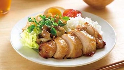 プライベートブランドとしてリニューアルした「鹿児島若鶏照焼チキン」