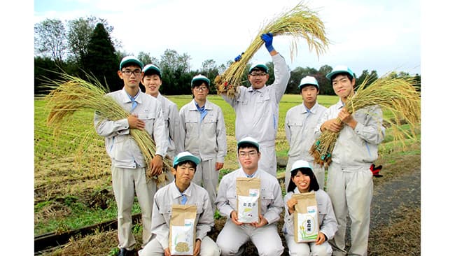 福島県立岩瀬農業高校の生徒たち